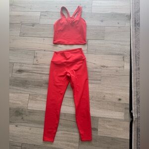 Alo Yoga Set- top is Medium leggings small

Used once!